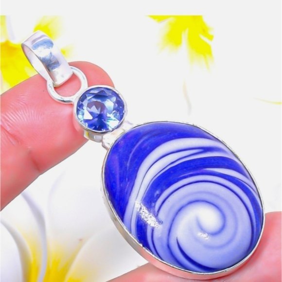 Charming Banded Agate Gemstone Pendant Necklace - Picture 10 of 10